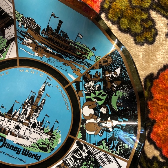 Vintage Walt Disney World Glass Ashtray Trinket Dish Magic Kingdom Early 1970's - Picture 5 of 6